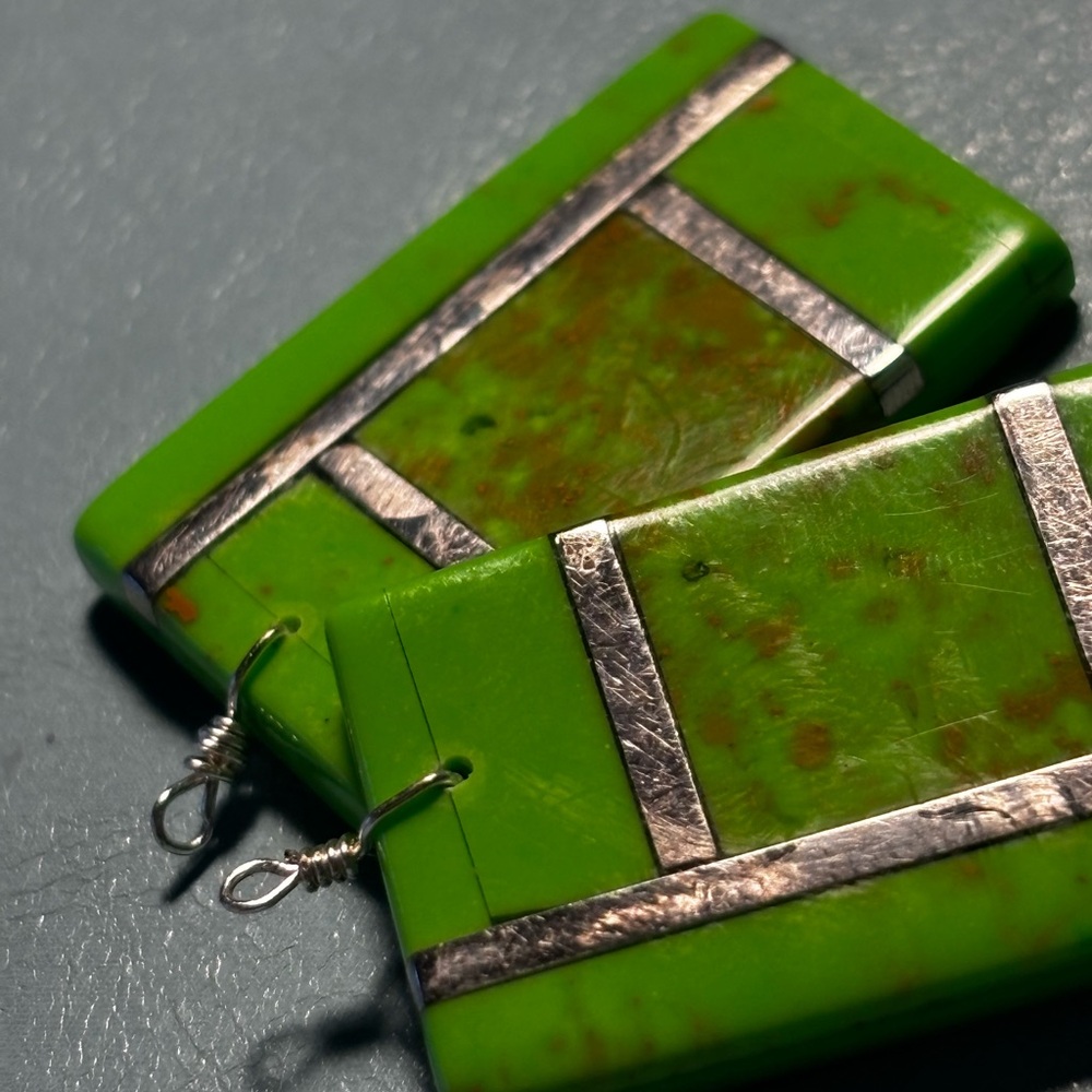 Vintage Southwestern Navajo Lime Green Gaspeite Inlay Rectangular Slab Earrings - Picture 9 of 16